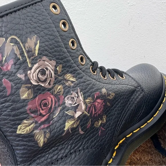 Dr. Martens Women's 1460 Decayed Roses Leather Combat Ankle Boots Black Size 6 - Picture 5 of 8